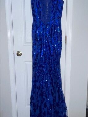 Elegant Royal Blue Sequin Prom Dress